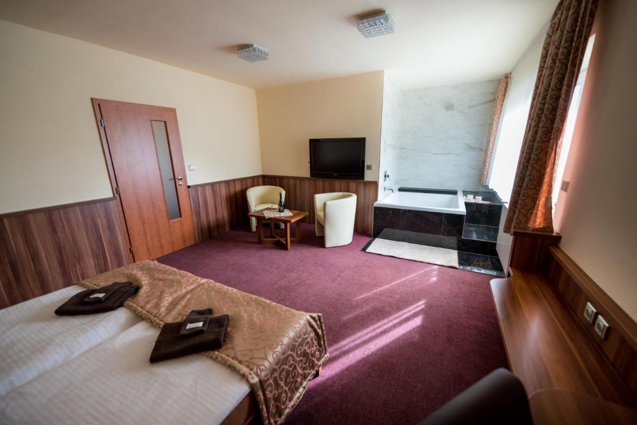 Hotel Kras يدوفنيتسيه المظهر الخارجي الصورة